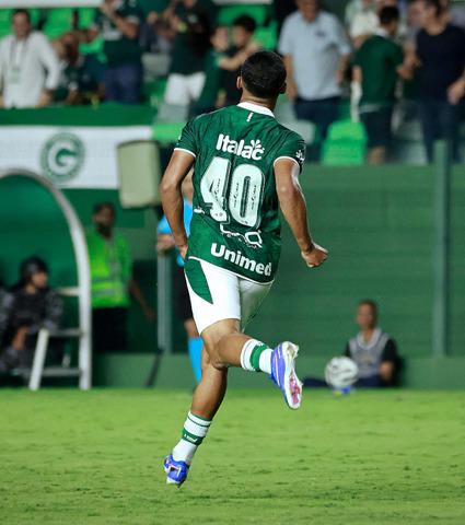 Goiás vence o Botafogo-SP na Serrinha e confirma reação na Série B