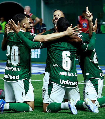 Goiás vence o Operário em casa e se mantém na liderança da Série B