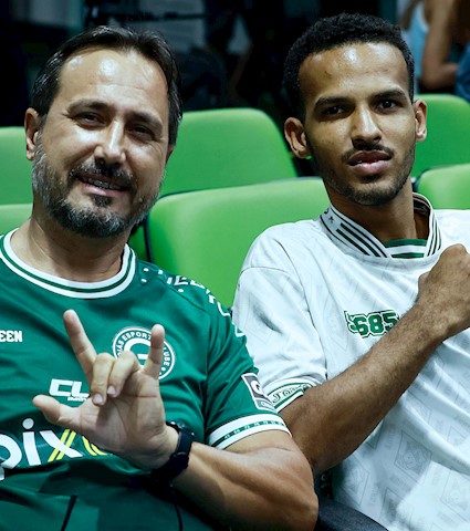 Goiás homenageia torcedores surdos em ação especial no jogo contra o Paysandu
