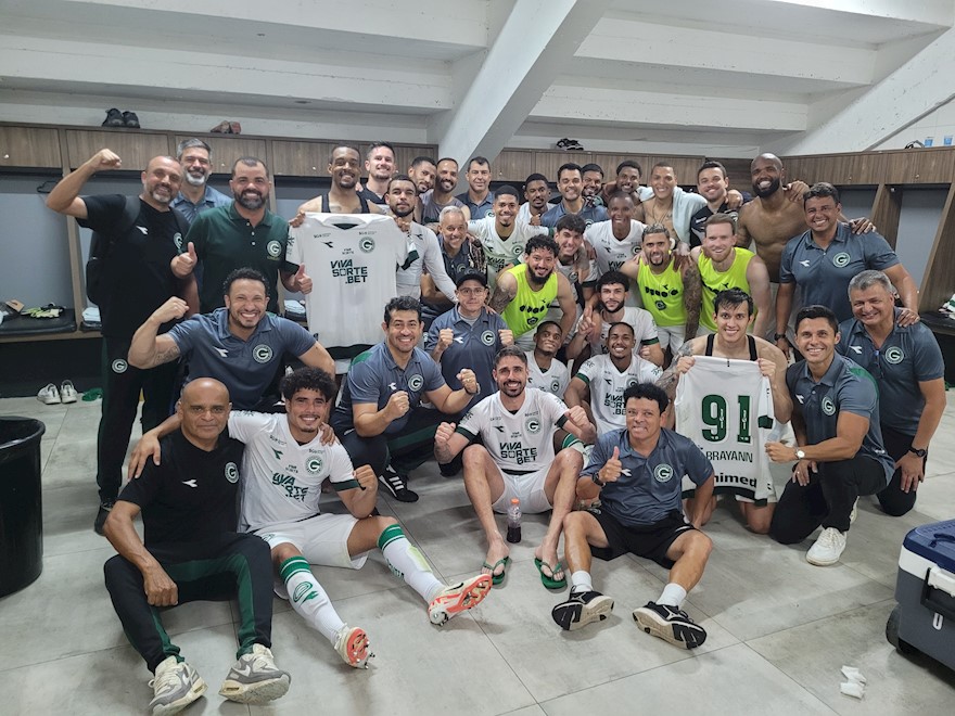 Jogadores após vitória sobre o Criciúma