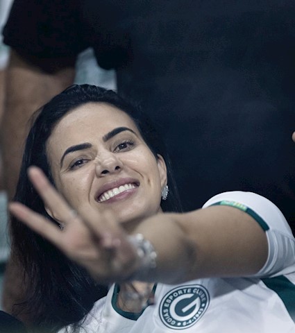 Goiás estreia no Campeonato Goiano com a presença de mulheres e crianças