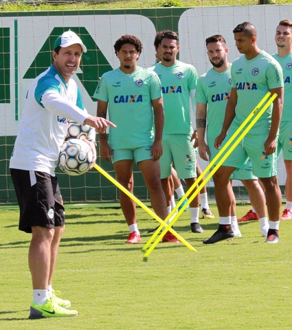 Goiás faz último treino em casa antes da partida contra o Figueirense