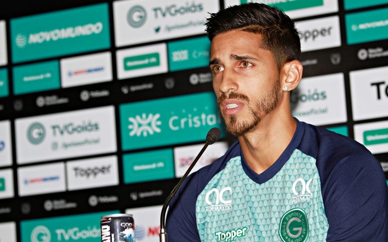 Volante Geovane é apresentado oficialmente