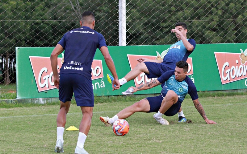 Atacante Rafinha tem fratura no tornozelo