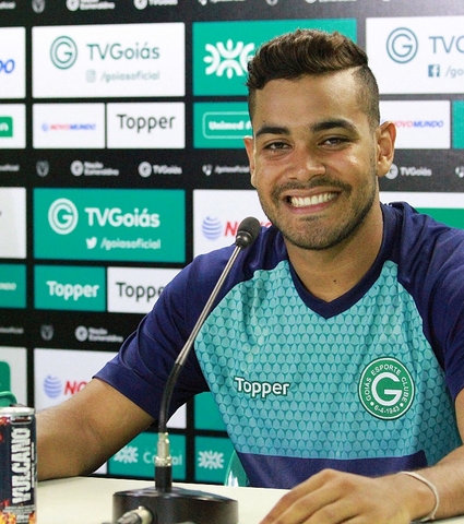 Atacante Brenner é oficialmente apresentado