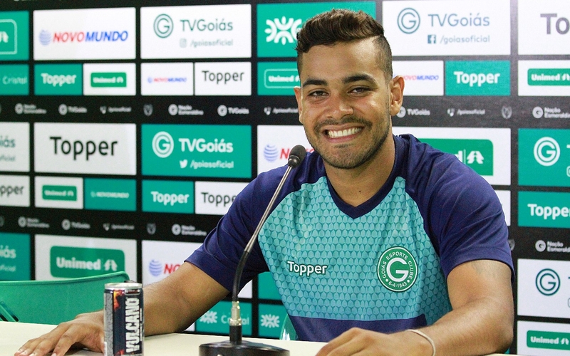 Atacante Brenner é oficialmente apresentado