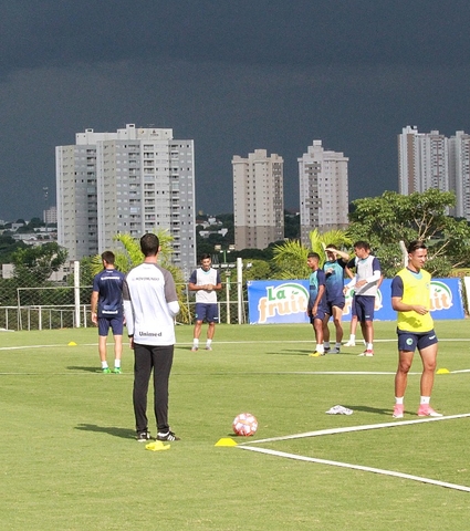 Goiás inicia preparação para o clássico 