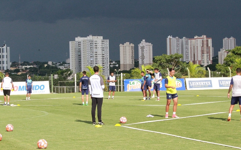 Goiás inicia preparação para o clássico 
