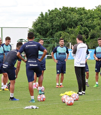 Goiás se reapresenta e inicia semana de jogo fora de casa