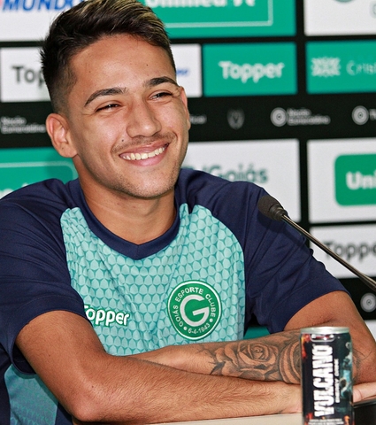 Giovanny comemora estreia no Verdão com vitória 