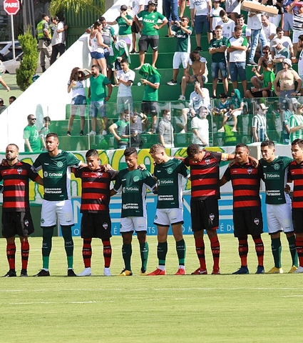 Impecável, Goiás vence Atlético-GO e segue 100%