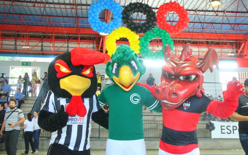 Mascotes de Atlético-GO, Goiânia e Goiás fazem a festa da criançada