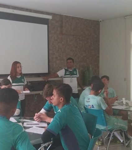 Equipe multidisciplinar da base promove ações sobre o dia internacional da mulher