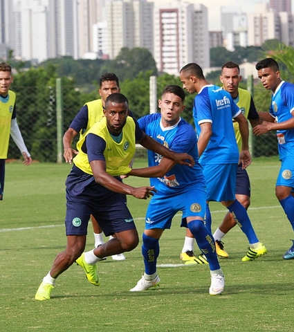Goiás faz jogo treino no CT