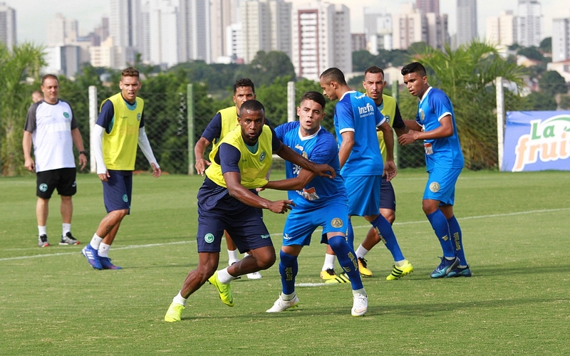 Goiás faz jogo treino no CT
