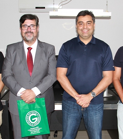 Goiás Esporte Clube fecha parceria com Universidade Salgado de Oliveira e terá equipe feminina 