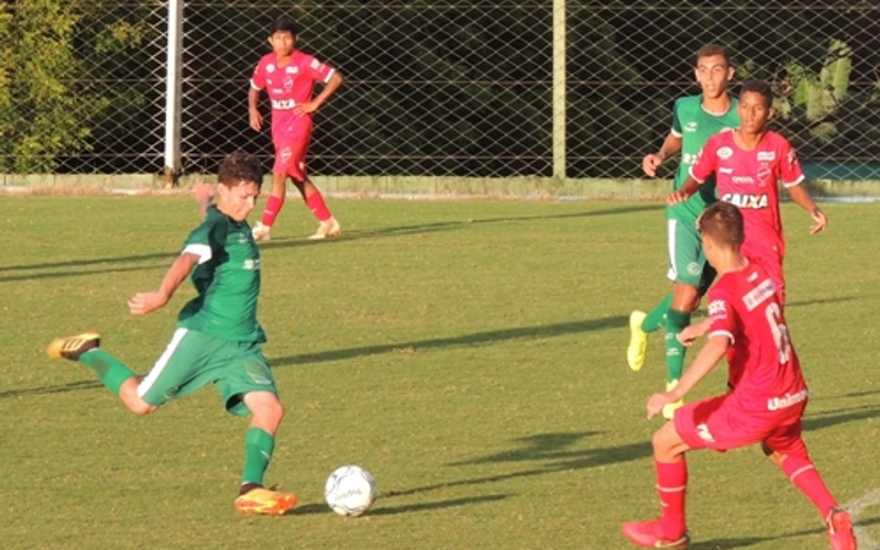Sub-15: Observados pelo treinador da Seleção, Goiás e Vila Nova empatam no CT