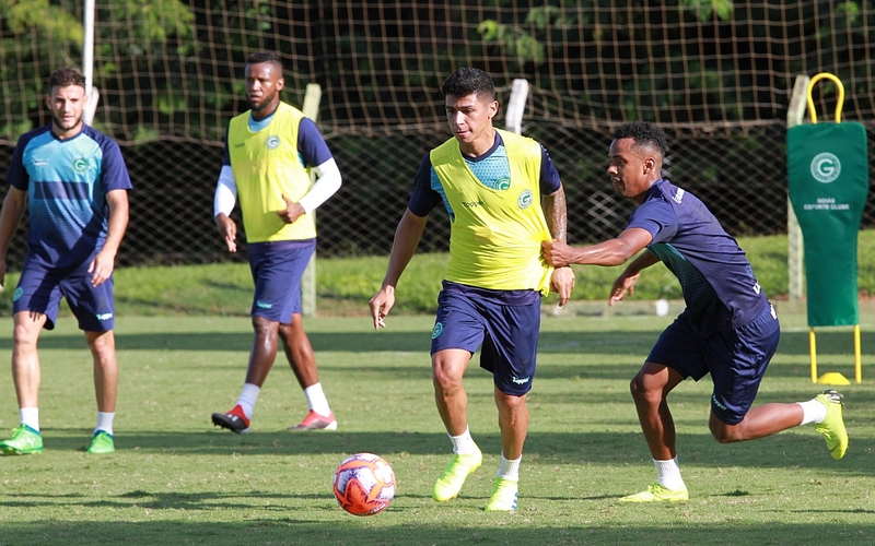 Em busca da liderança geral, Goiás cumpre mais um dia de preparação no CT