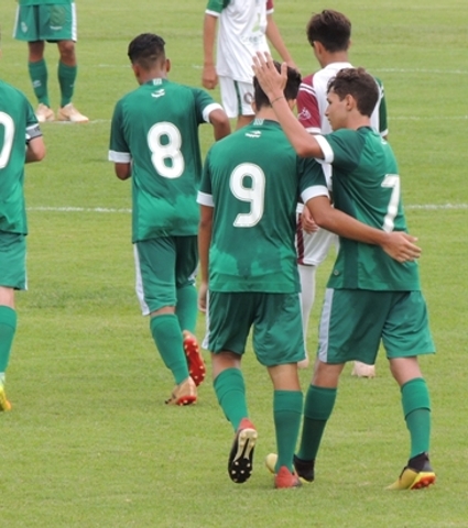 Com a presença do técnico da seleção, Sub-15 vence e termina quadrangular invicto