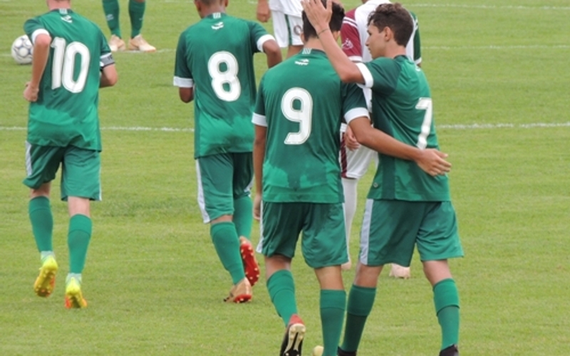 Com a presença do técnico da seleção, Sub-15 vence e termina quadrangular invicto