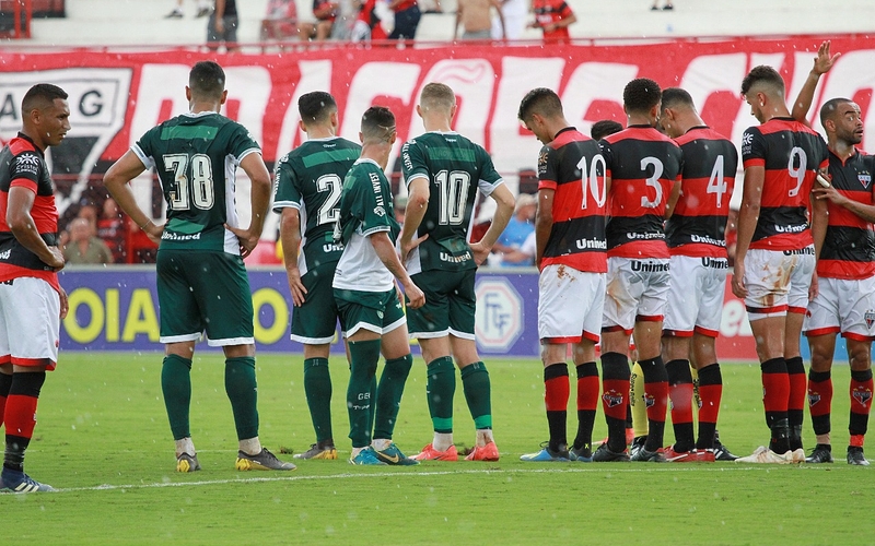 Depois de 12 jogos na temporada, Goiás perde a invencibilidade 
