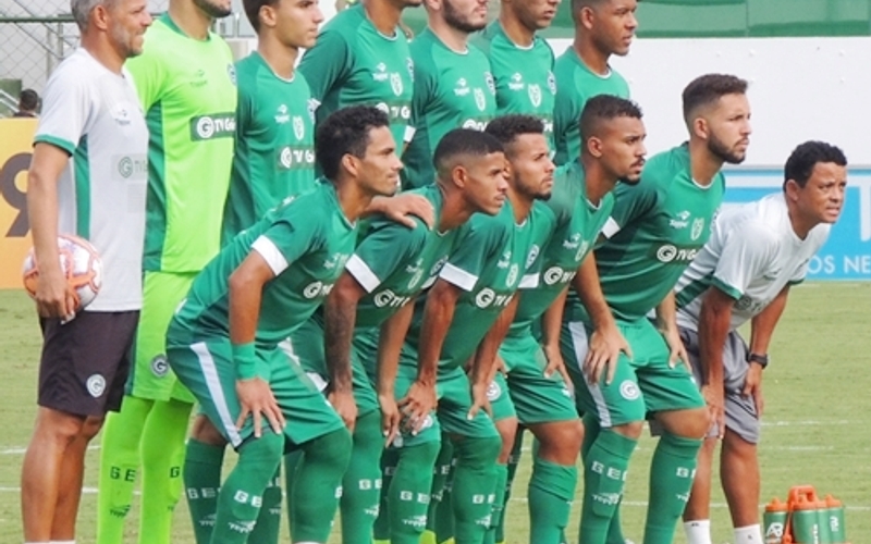 Marcus Brasília faz um lindo gol na Serrinha e Goiás vence o Vila Nova pelo Sub-20