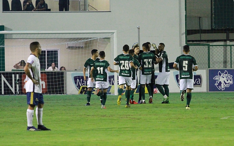 Goiás é derrotado pela Aparecidense mas se classifica para as semifinais do Goianão 2019