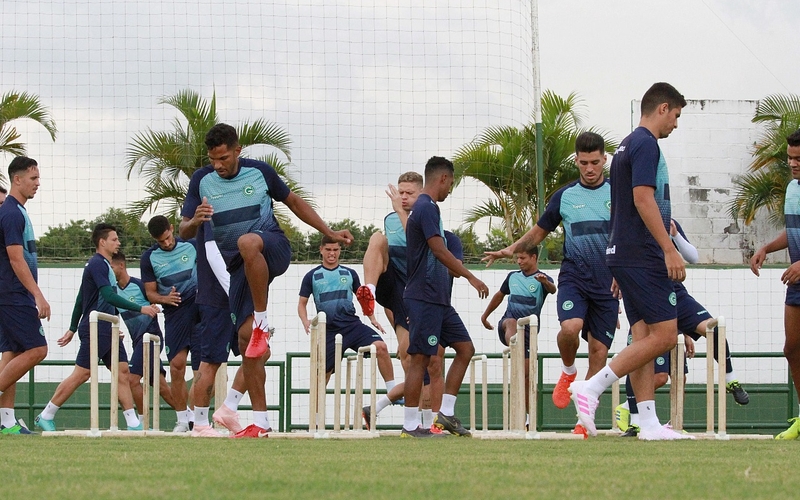 Goiás tem mais dois dias para treinamentos antes da decisão contra o Goiânia