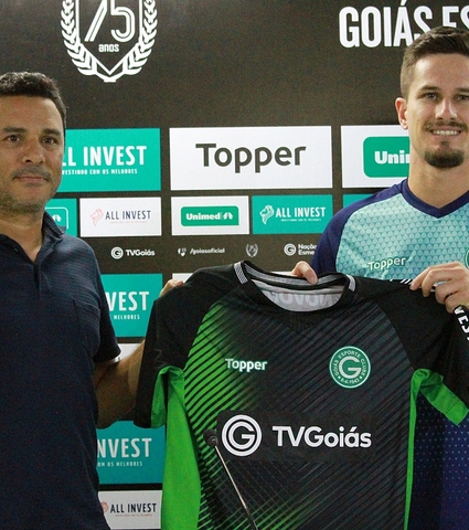 Goleiro Tadeu foi oficialmente apresentado nesta quinta-feira