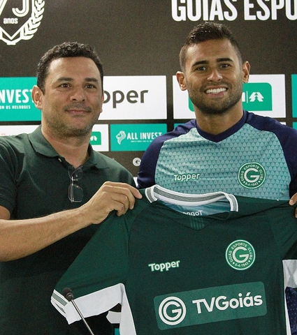 Kayke é oficialmente apresentado