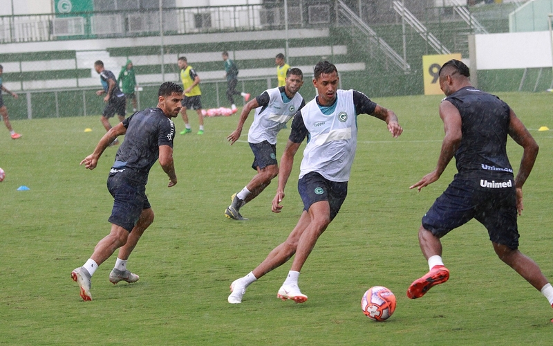 Goiás foca em ajustes táticos para o primeiro jogo da final