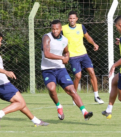 Goiás segue rotina de treinos intensos para enfrentar rival Atlético