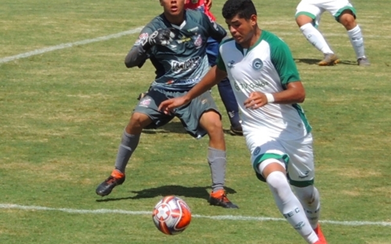 Sub-17 empata em Trindade, 1 a 1