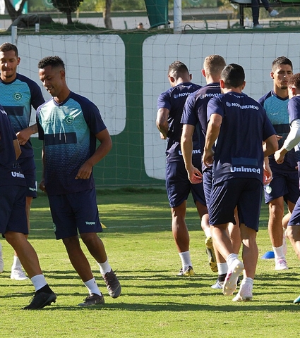 Goiás treina no feriado e entra na reta decisiva da preparação para a final