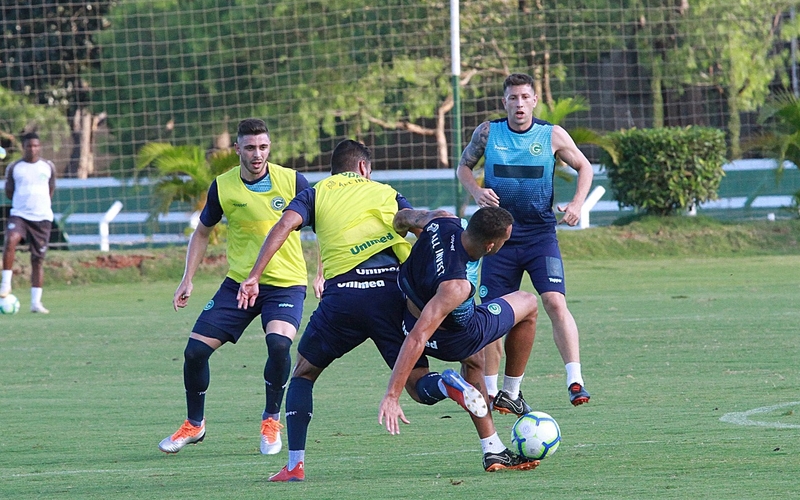 Goiás inicia a semana com jogo treino contra sub-23