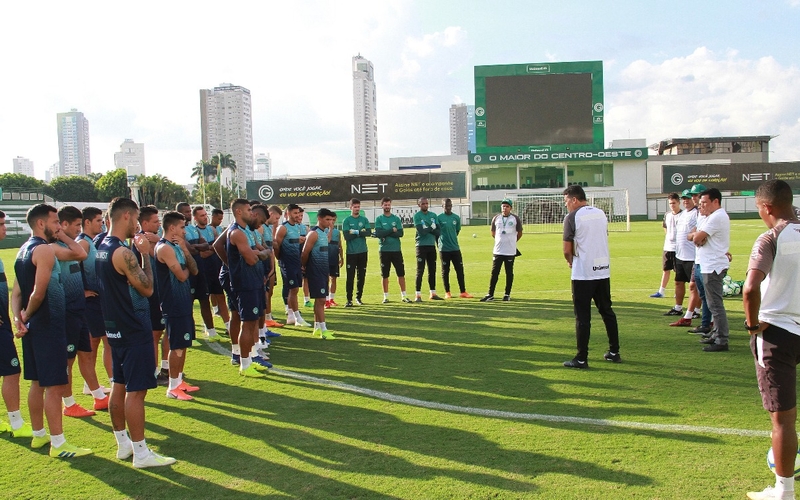 Goiás treina em dois períodos
