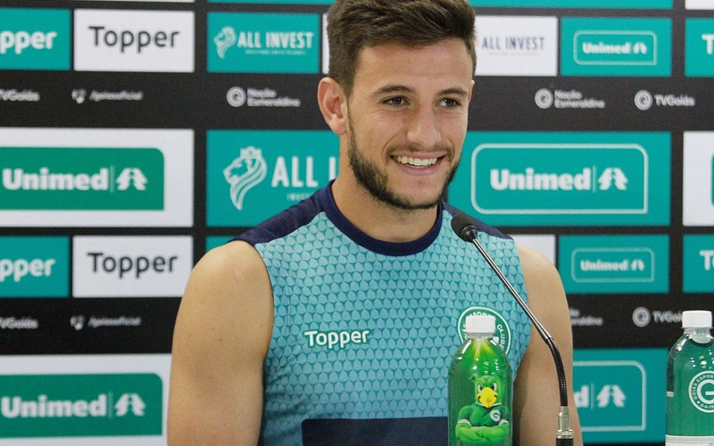 Titular do ataque esmeraldino conversa com a imprensa