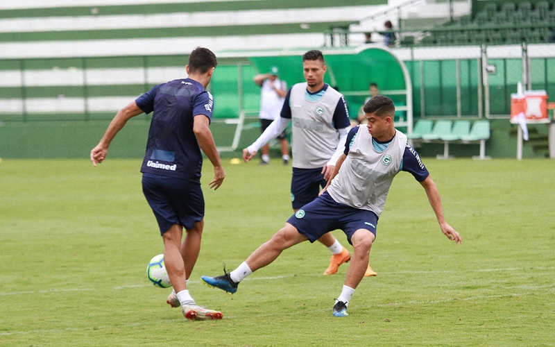 Goiás faz último treino em Goiânia antes de enfrentar CSA