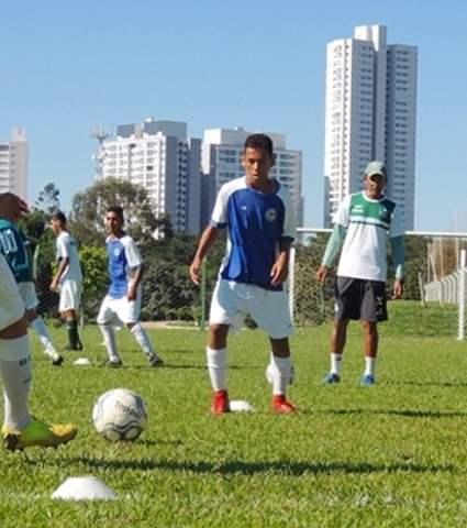 Sub-14 chega à final com 100% de aproveitamento e sem sofrer gols