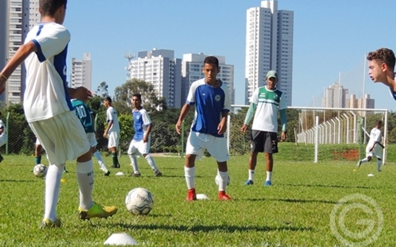 Sub-14 chega à final com 100% de aproveitamento e sem sofrer gols