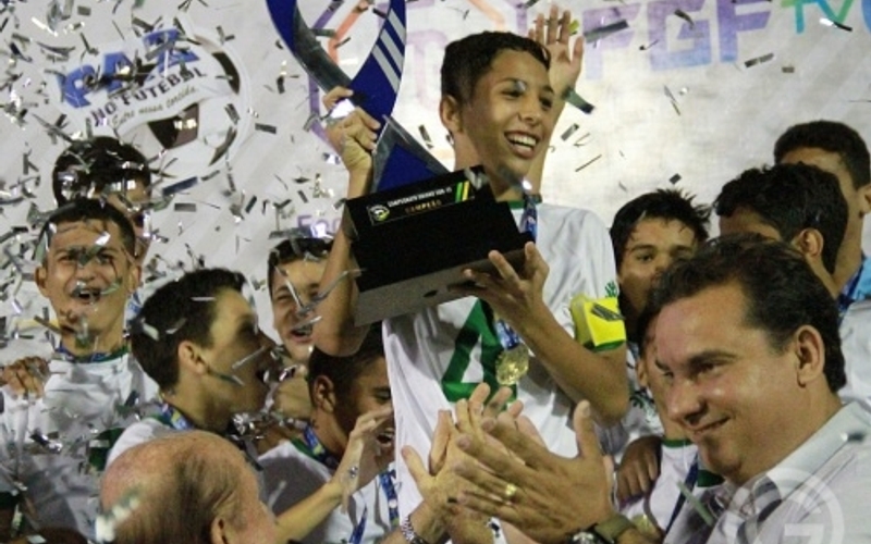 Sem sofrer nenhum gol em toda competição, Sub-13 é campeão estadual invicto