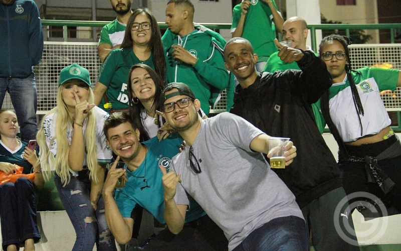 Confira a galeria de imagens da partida Goiás 1 x 0 Racing