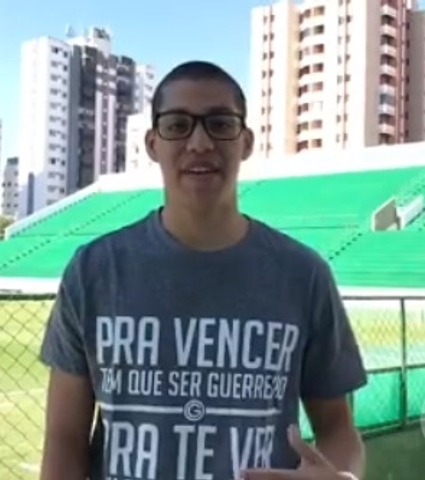Conheça o torcedor que venceu a promoção e viajará para o RJ com o Goiás 