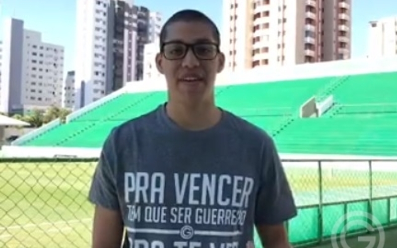 Conheça o torcedor que venceu a promoção e viajará para o RJ com o Goiás 