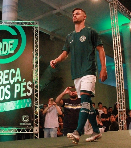 Vídeo: Confira o desfile da nova grife do Goiás EC