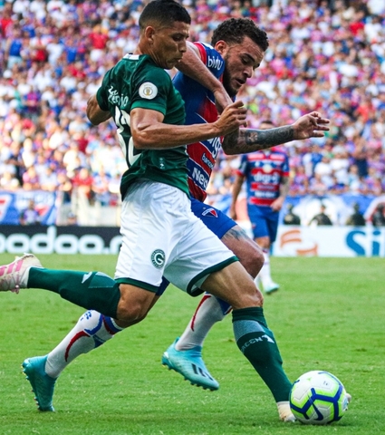 Com um jogador a menos, Goiás perde fora de casa