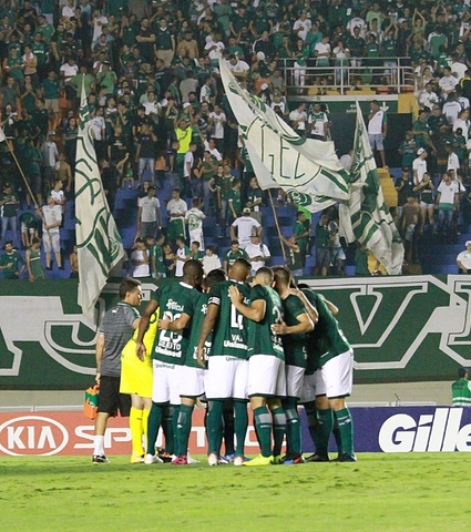 Goiás vence Cruzeiro no Serra Dourada