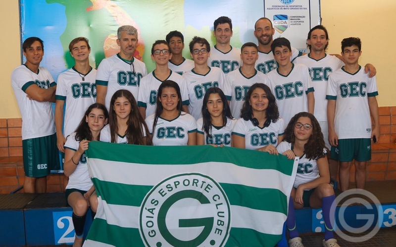 Mais conquistas da natação esmeraldina