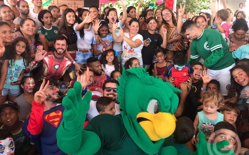 JOGADORES DO GOIAS E.C. PARTICIPAM DE PROJETO SOCIAL EM GOIÂNIA