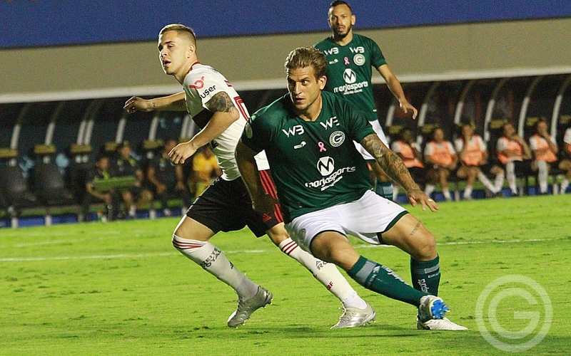 Com recorde de público, Goiás segura o líder Flamengo